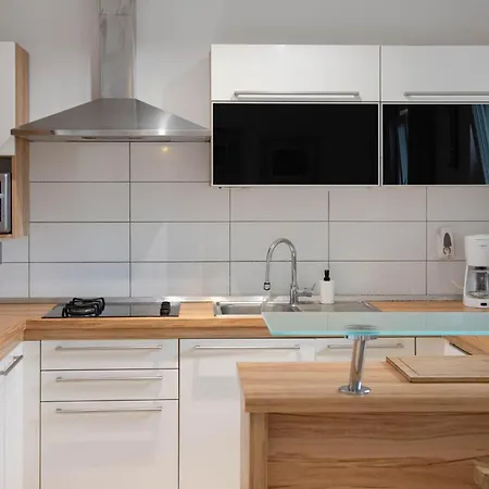 Pet Friendly In Zrnovnica With Wifi Stobreč