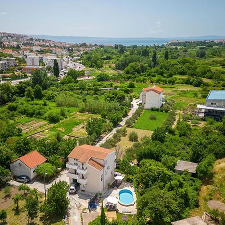 Pet Friendly In Zrnovnica With Wifi Stobreč
