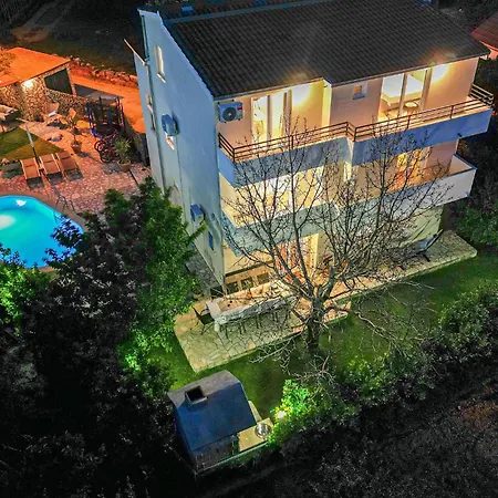 Pet Friendly In Zrnovnica With Wifi Stobreč