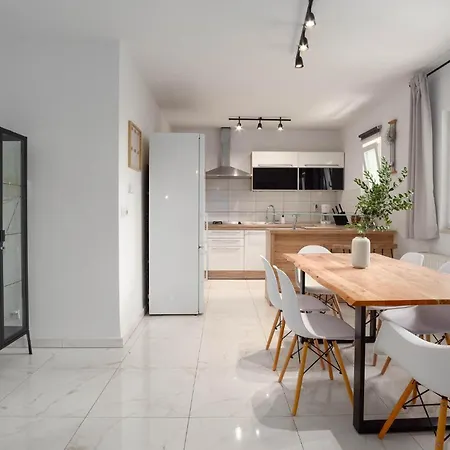 Дом отдыха Zrnovnica 06 Zrnovnica