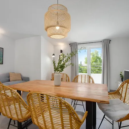 Zrnovnica 06 Дом отдыха