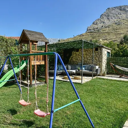 Zrnovnica 06 Дом отдыха